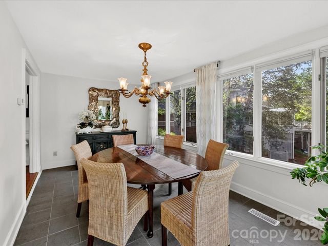 1847 Meadowood Lane, Charlotte, NC 28211