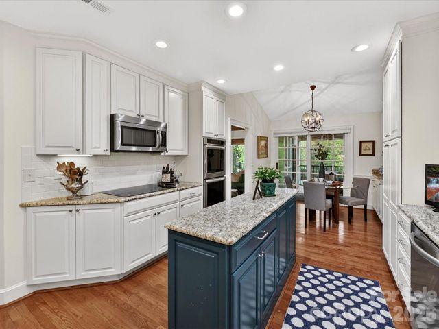 1847 Meadowood Lane, Charlotte, NC 28211