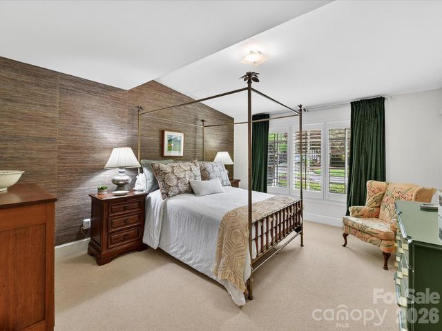 1847 Meadowood Lane, Charlotte, NC 28211