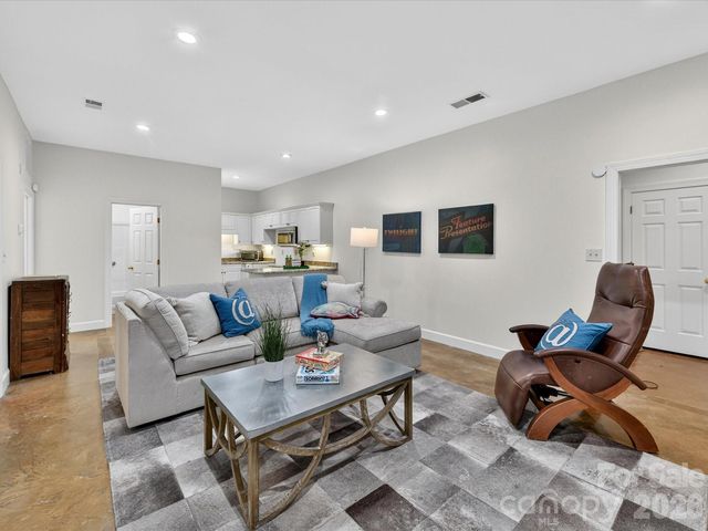1847 Meadowood Lane, Charlotte, NC 28211