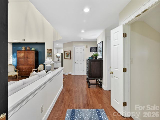 1847 Meadowood Lane, Charlotte, NC 28211