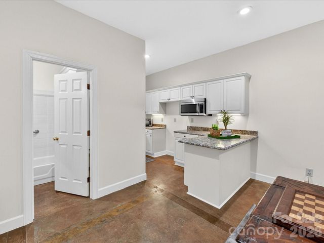 1847 Meadowood Lane, Charlotte, NC 28211