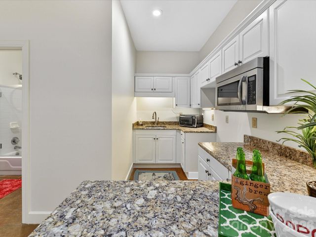 1847 Meadowood Lane, Charlotte, NC 28211