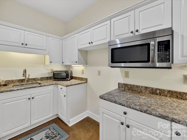 1847 Meadowood Lane, Charlotte, NC 28211