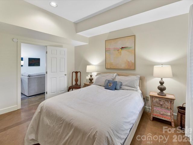 1847 Meadowood Lane, Charlotte, NC 28211