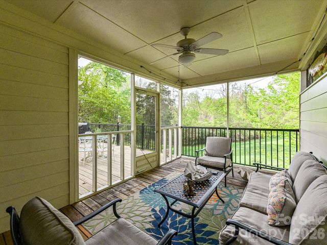 1847 Meadowood Lane, Charlotte, NC 28211
