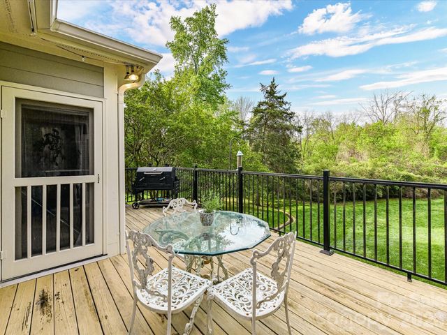 1847 Meadowood Lane, Charlotte, NC 28211