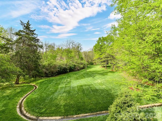 1847 Meadowood Lane, Charlotte, NC 28211