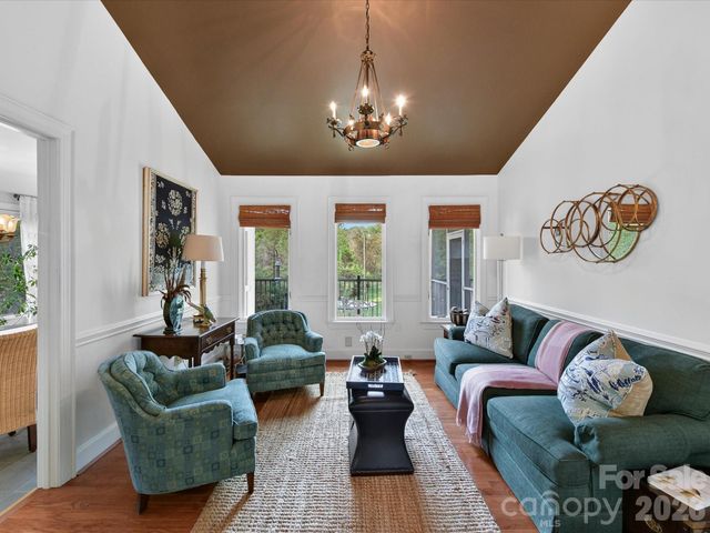 1847 Meadowood Lane, Charlotte, NC 28211