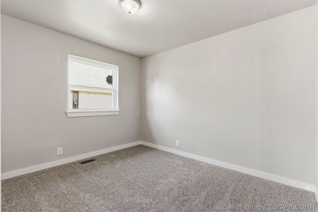 320 N Cedar Street, Owasso, OK 74055