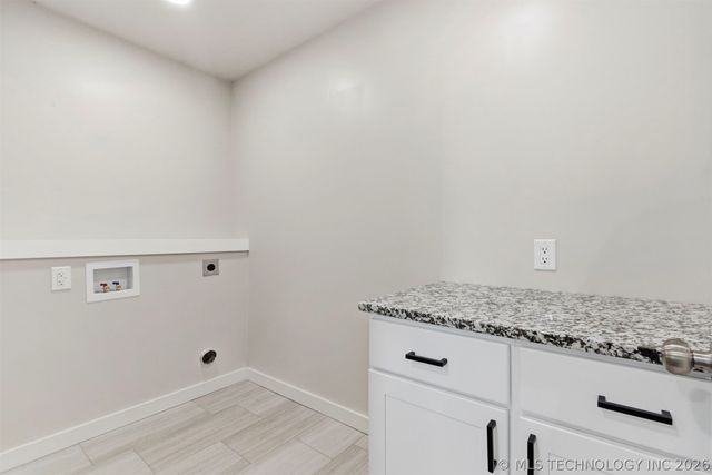 320 N Cedar Street, Owasso, OK 74055