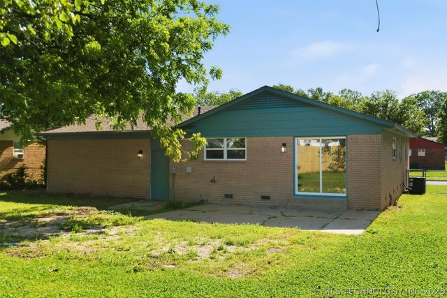 320 N Cedar Street, Owasso, OK 74055