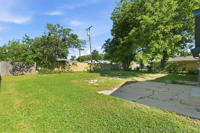320 N Cedar Street, Owasso, OK 74055