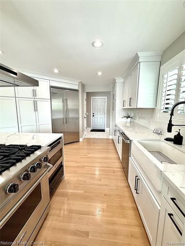7050 Lake Shannon Court, Fenton, MI 48430