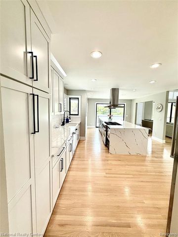 7050 Lake Shannon Court, Fenton, MI 48430