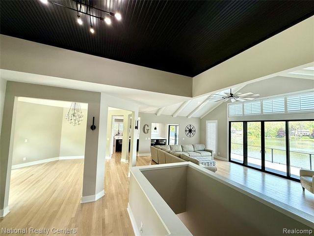 7050 Lake Shannon Court, Fenton, MI 48430
