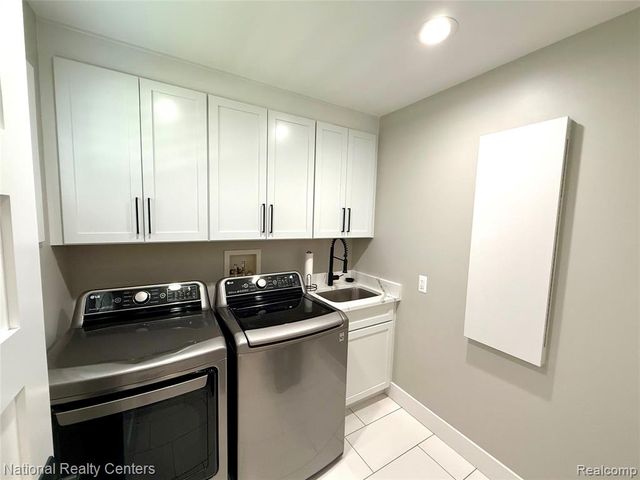 7050 Lake Shannon Court, Fenton, MI 48430