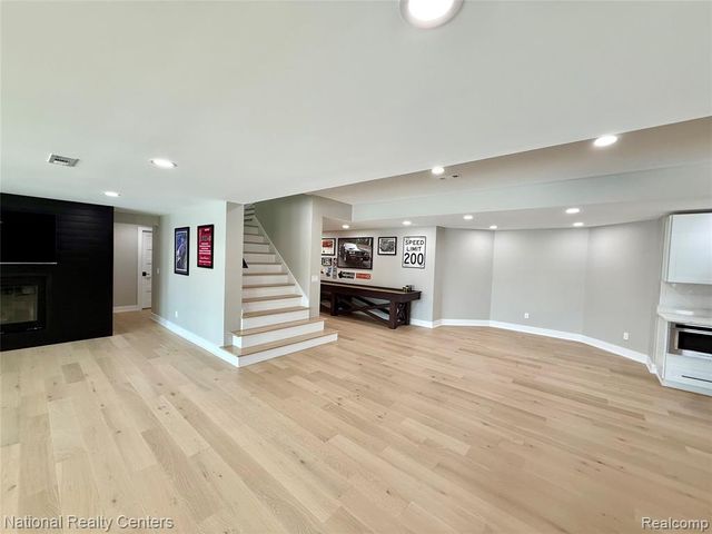 7050 Lake Shannon Court, Fenton, MI 48430