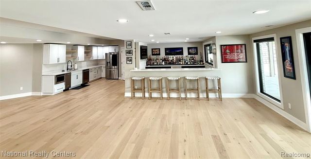 7050 Lake Shannon Court, Fenton, MI 48430