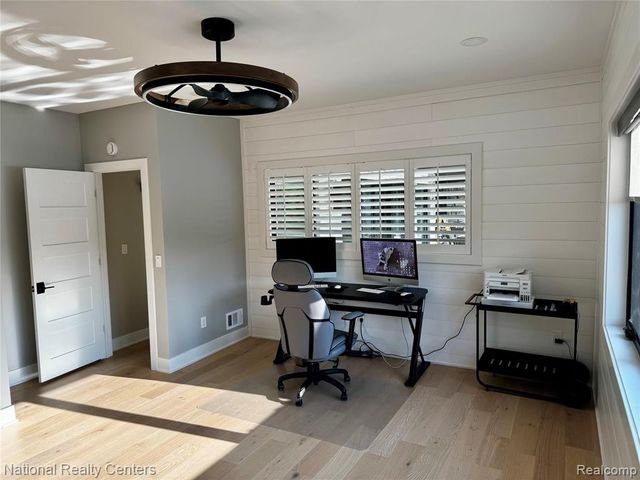7050 Lake Shannon Court, Fenton, MI 48430