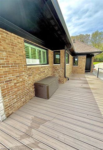 7050 Lake Shannon Court, Fenton, MI 48430
