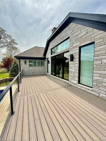 7050 Lake Shannon Court, Fenton, MI 48430