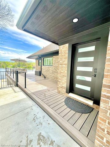 7050 Lake Shannon Court, Fenton, MI 48430