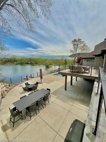 7050 Lake Shannon Court, Fenton, MI 48430