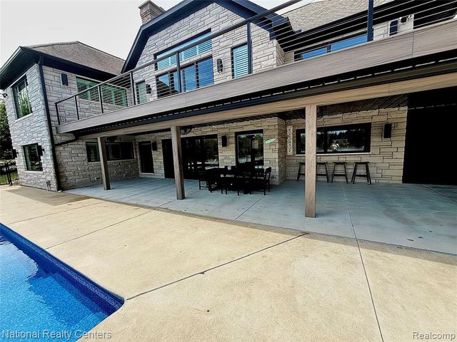 7050 Lake Shannon Court, Fenton, MI 48430