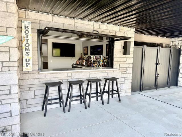 7050 Lake Shannon Court, Fenton, MI 48430