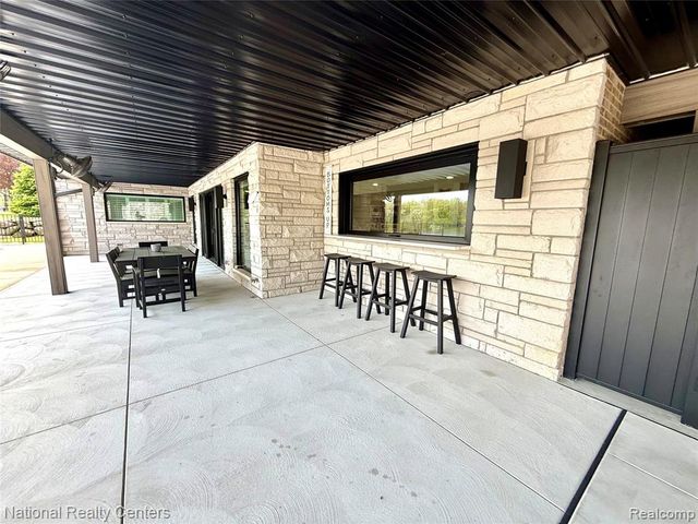 7050 Lake Shannon Court, Fenton, MI 48430