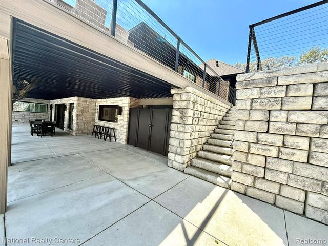 7050 Lake Shannon Court, Fenton, MI 48430