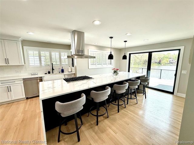 7050 Lake Shannon Court, Fenton, MI 48430