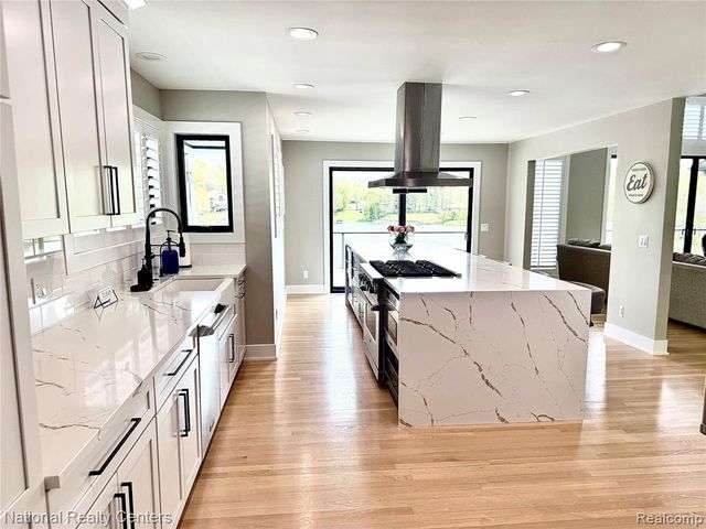 7050 Lake Shannon Court, Fenton, MI 48430