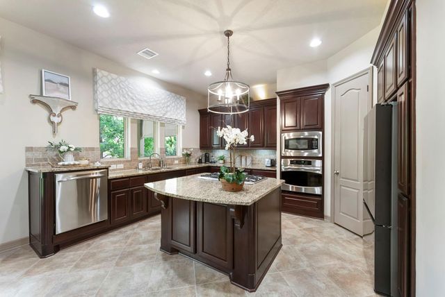 14 Dewlight Place, The Woodlands, TX 77354