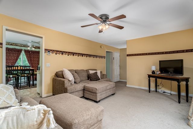 10 West Ave D, Webster, MA 01570