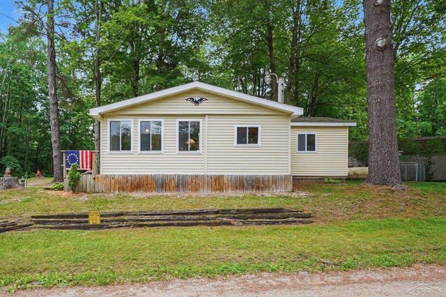 2322 Tittabawasee Avenue, Bourret Twp, MI 48610