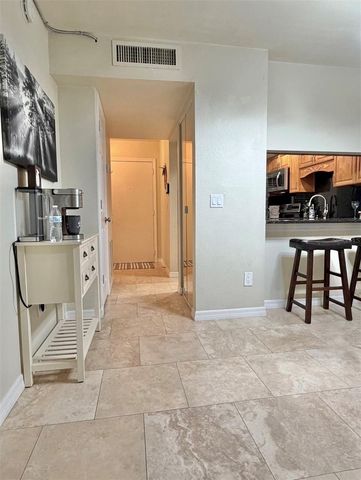 3815 N OAK DRIVE G71, Tampa, FL 33611