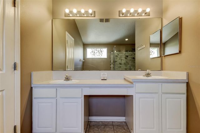 24318 ROLLING VIEW COURT, Lutz, FL 33559