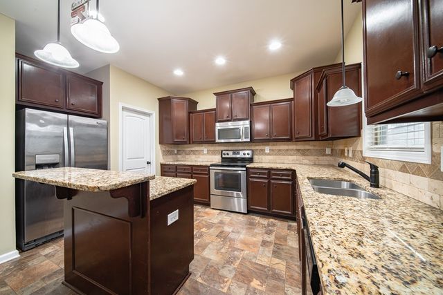 14 Pebblebrook Lane, Fort Mitchell, AL 36856