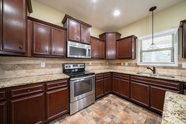 14 Pebblebrook Lane, Fort Mitchell, AL 36856