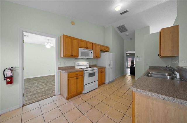 9425 SE HIGHWAY 42, Summerfield, FL 34491