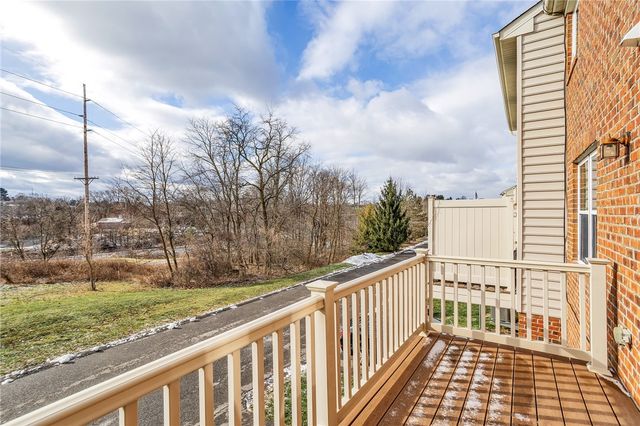 505 Fairgate Dr, Pine Twp, PA 15090