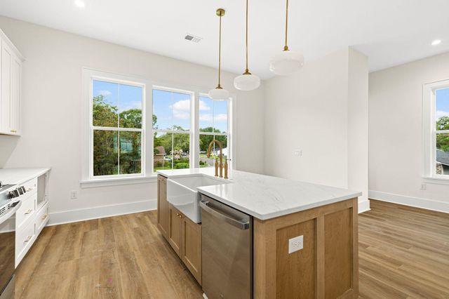 1608 Lauda Drive, Mount Pleasant, SC 29464