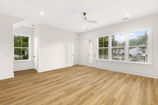 1608 Lauda Drive, Mount Pleasant, SC 29464