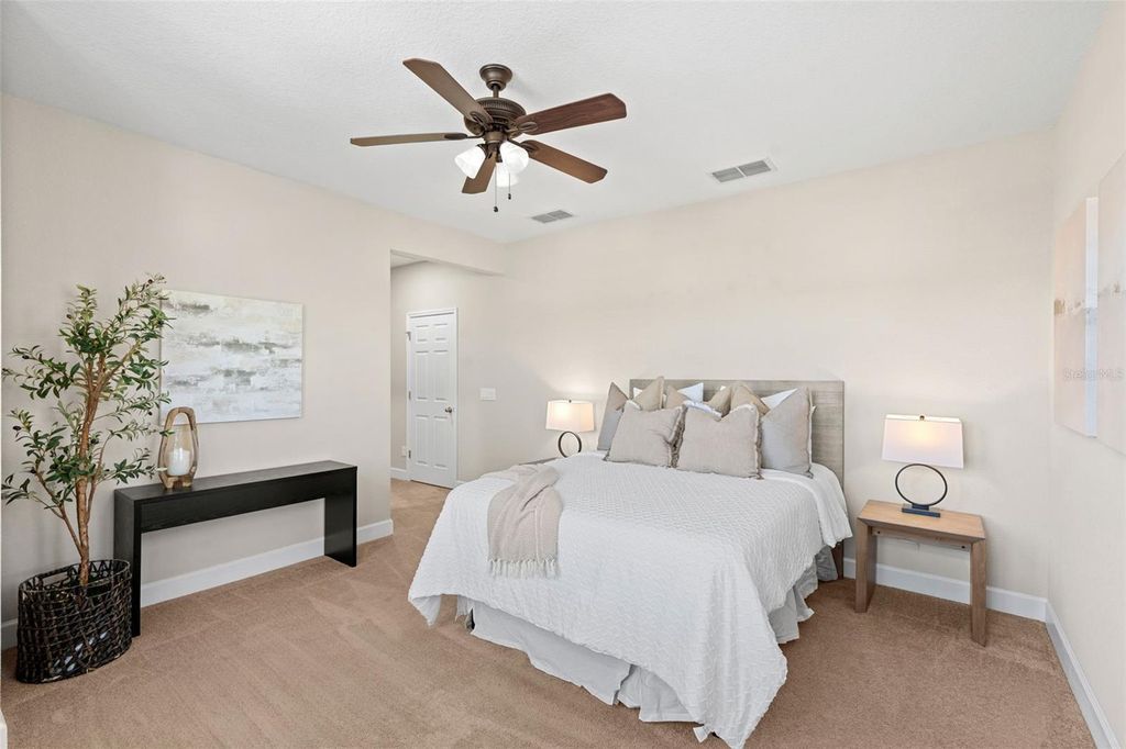 Image 31 of property listing at 8864 DELLA SCALA CIRCLE, Orlando, FL 32836