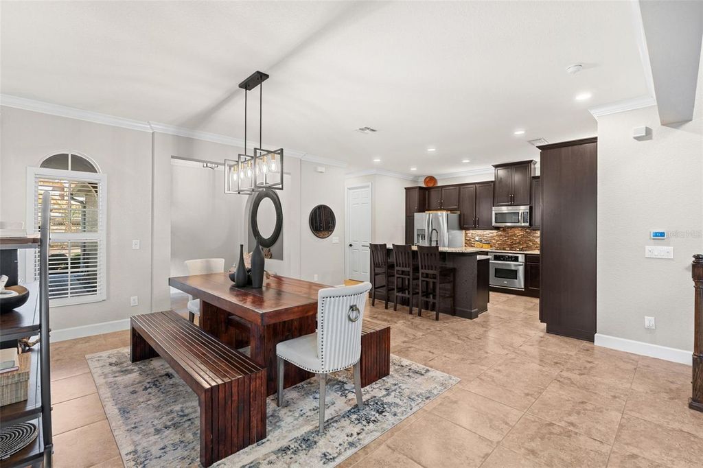 Image 6 of property listing at 8864 DELLA SCALA CIRCLE, Orlando, FL 32836