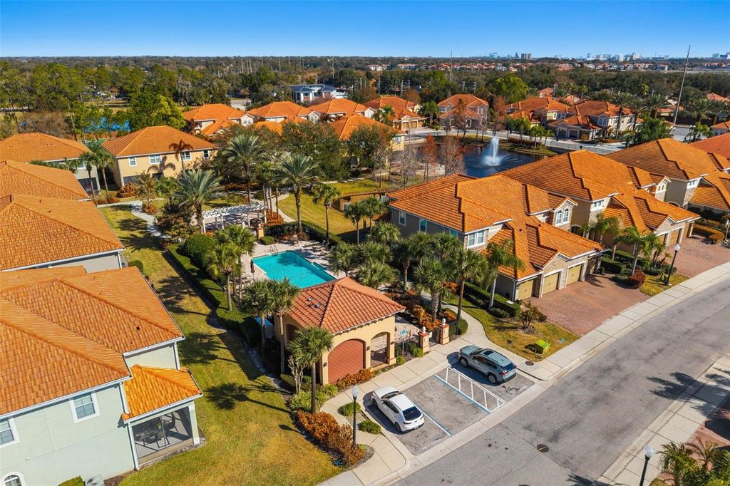 Image 56 of property listing at 8864 DELLA SCALA CIRCLE, Orlando, FL 32836