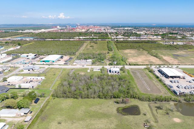 0 E H Street, La Porte, TX 77571