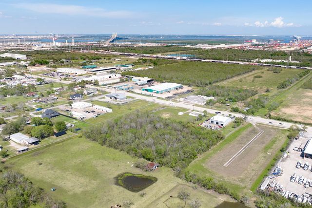 0 E H Street, La Porte, TX 77571